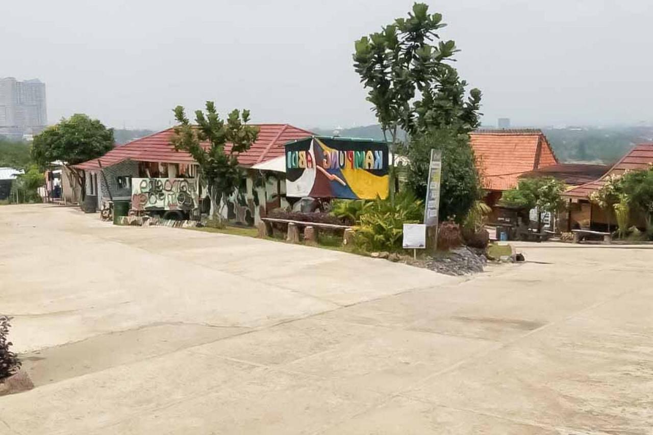Kampung Abdi Resort Syariah Mitra Reddoorz Bogor Exteriör bild